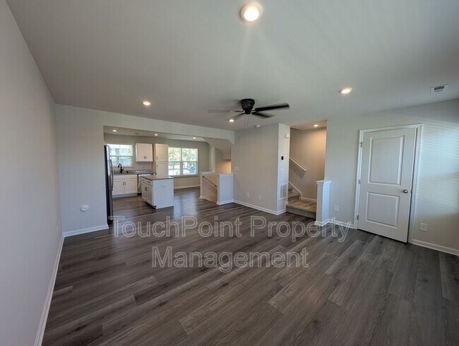 Building Photo - 2059 Langer St