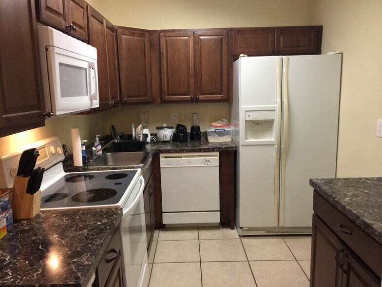 brand new cherry wood kitchen - 450 NW 20th St