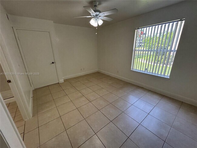 Building Photo - 1725 Palm Cove Blvd