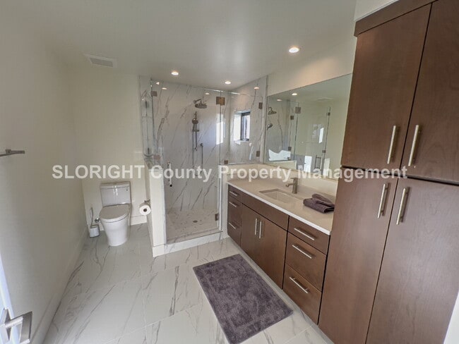 Building Photo - AVAILABLE NOW - Luxury Ocean-View Home in Prime Morro Bay Location - 3 Bed / 3 Bath