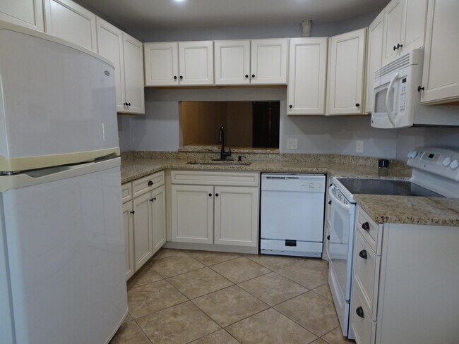 Building Photo - 12260 Sag Harbor Ct