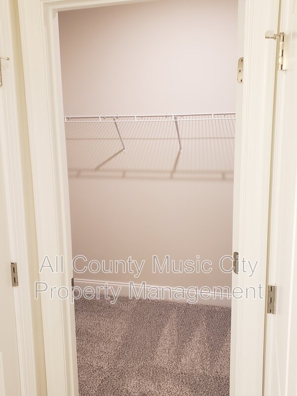 Building Photo - 1608 Espy Aly