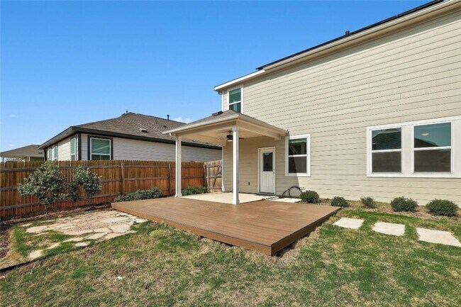 Building Photo - 15801 Crissom Ln