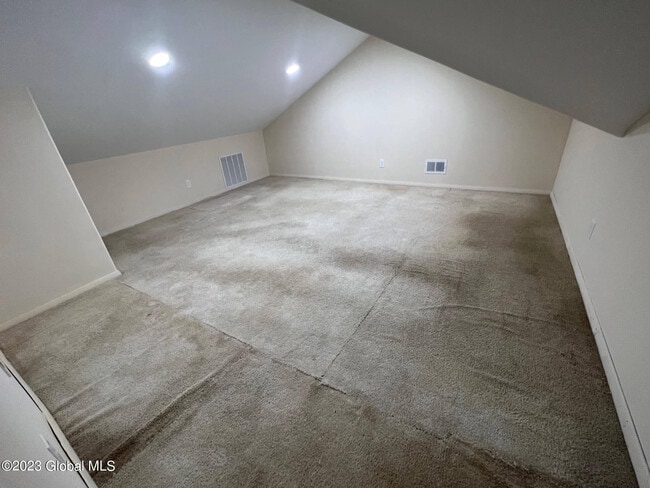 Building Photo - 13 Meadow Rue Pl