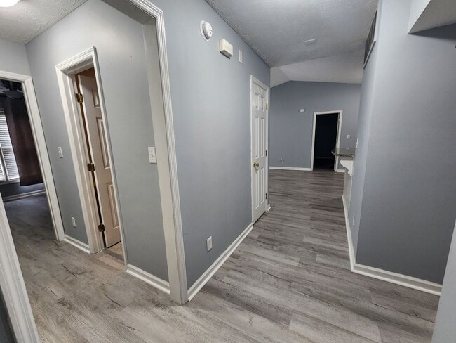 Building Photo - ELK RIDGE