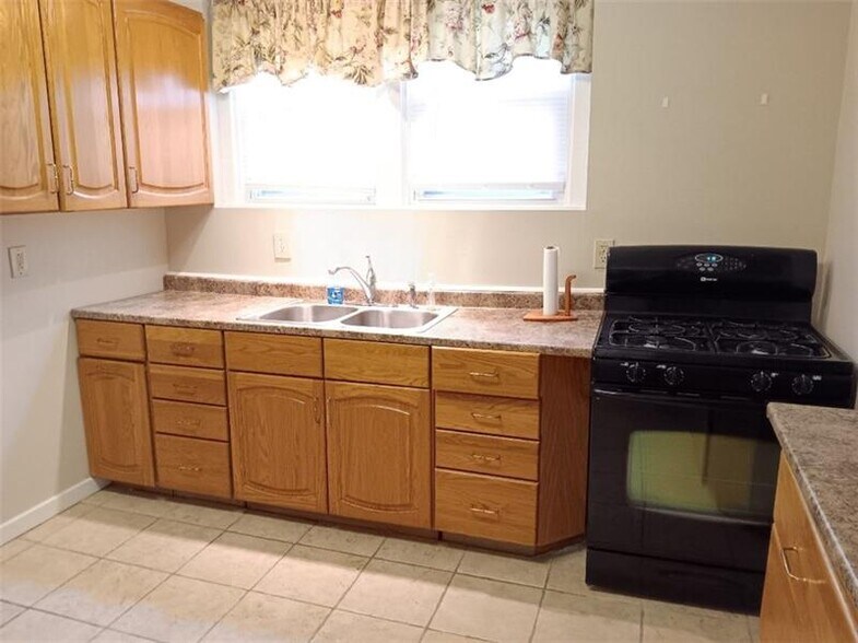 Building Photo - 6501 Deary St