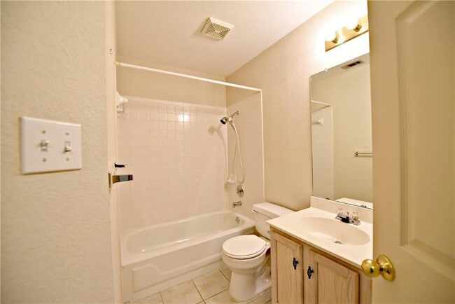 Building Photo - 3500 Kissman Dr