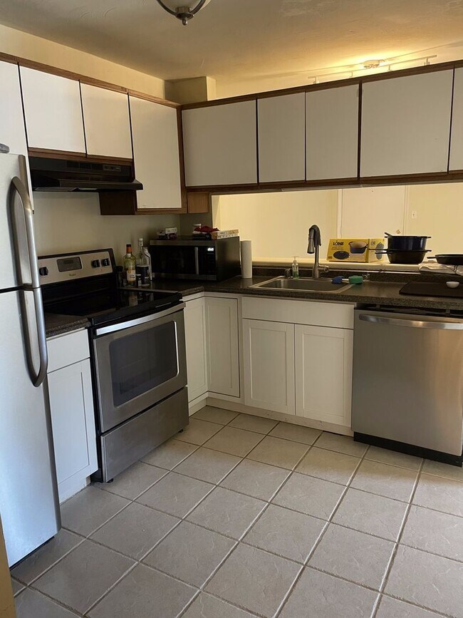 Building Photo - UT - 1210-A