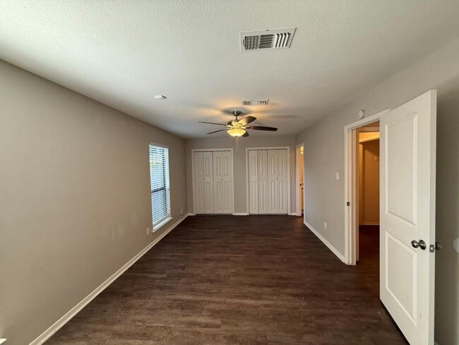 Building Photo - 6709 Duplex