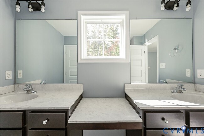 Building Photo - 5617 Benoni Ct