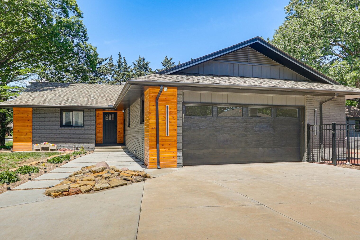 Building Photo - 351 S Wind Rows Lake Dr