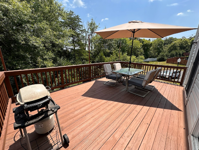 Building Photo - 8273 Glade Bank Dr