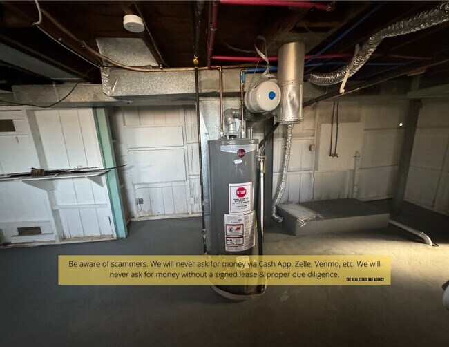 Building Photo - 10135 Cabot Dr