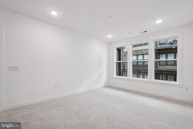 Building Photo - 21731 Dovekie Ter