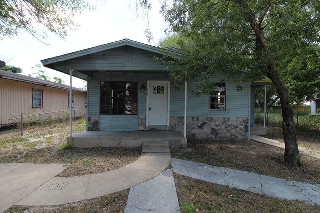 Building Photo - Beautiful Single Family Home