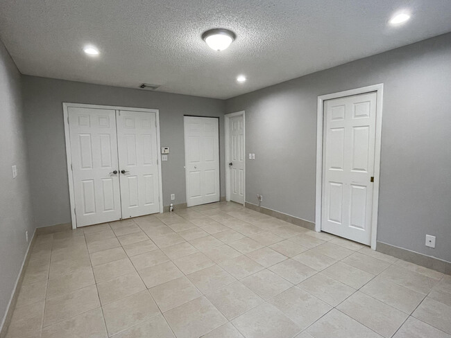 Building Photo - 9173 Tivoli Pl