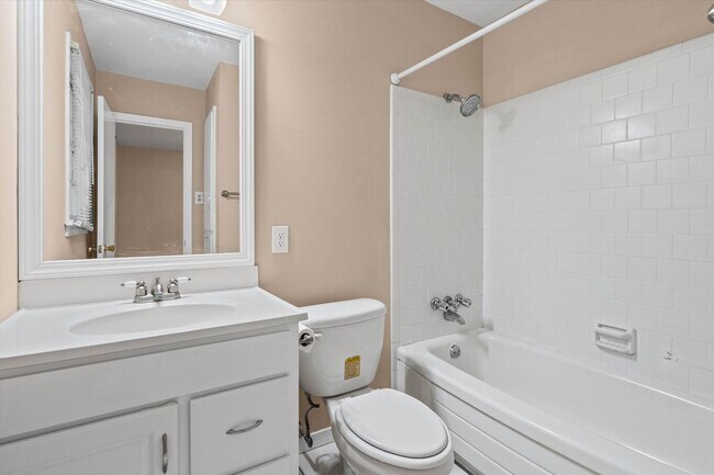 Building Photo - 5516 Brightwood Ln