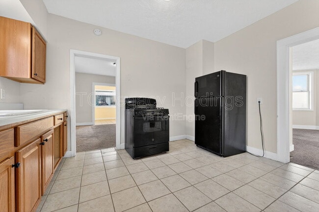 Building Photo - 388 Broaddus Ave