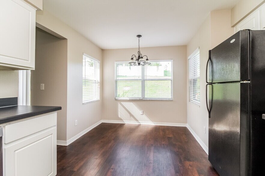 Building Photo - 11725 Chapelle Ct