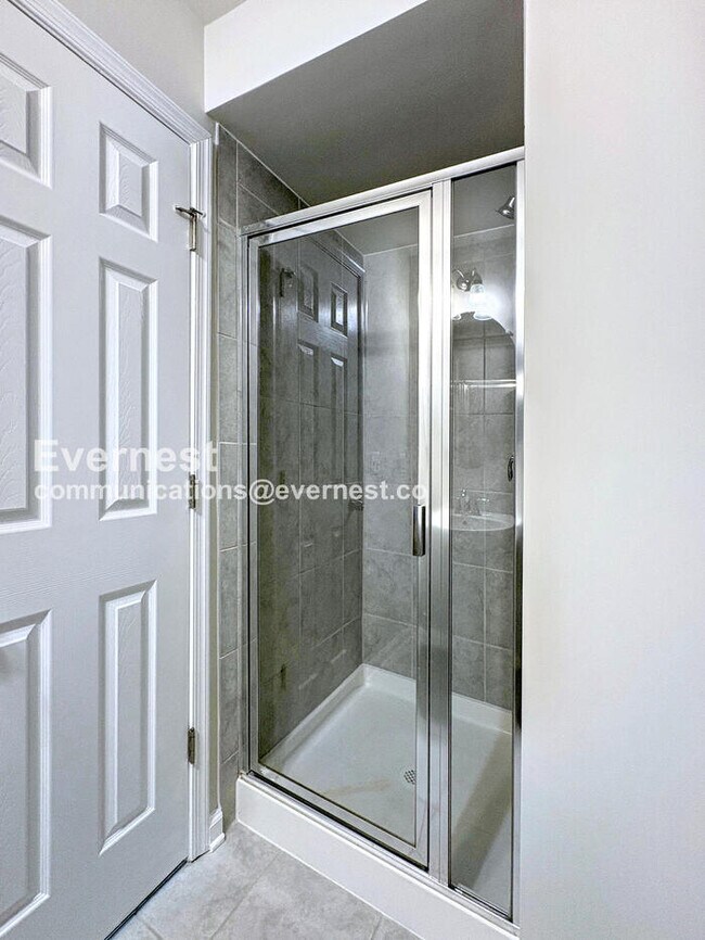 Building Photo - 7113 Rowlock Aly