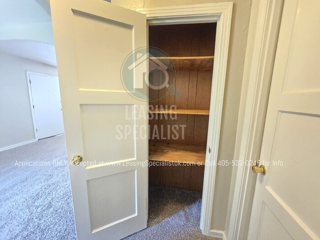 Building Photo - Charming Del City 4 Bed 2 bath!