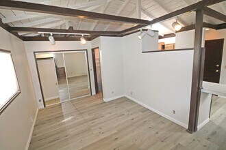 Building Photo - Lincoln Avenue