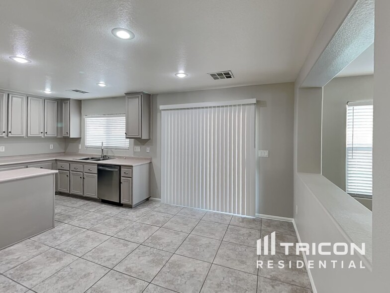 Building Photo - 4940 Naff Ridge Dr