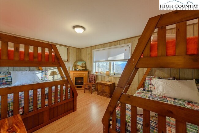 Building Photo - 1776 Beech Mountain Pkwy