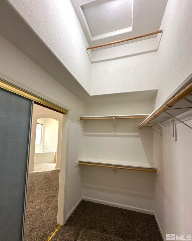 Building Photo - 2662 Pride Dr
