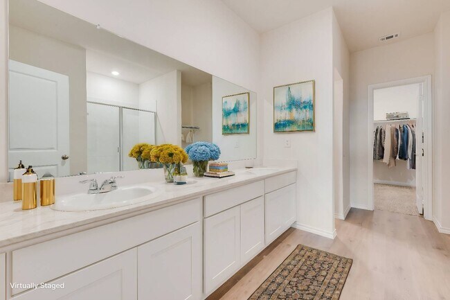 Building Photo - 2014 Crested Jay Dr