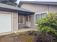 Building Photo - 3063 Winslow Way NW