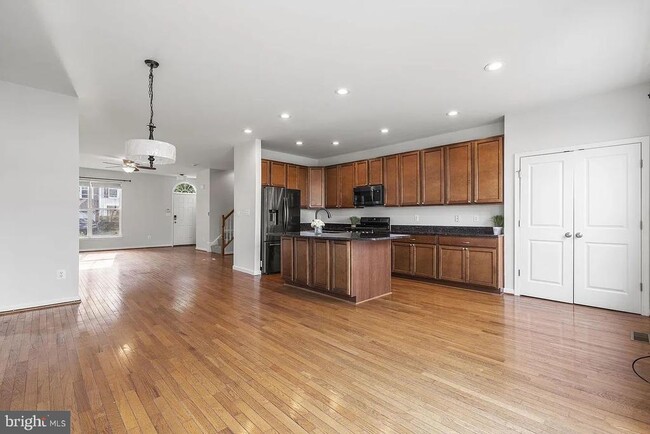 Building Photo - 11901 Benton Lake Rd