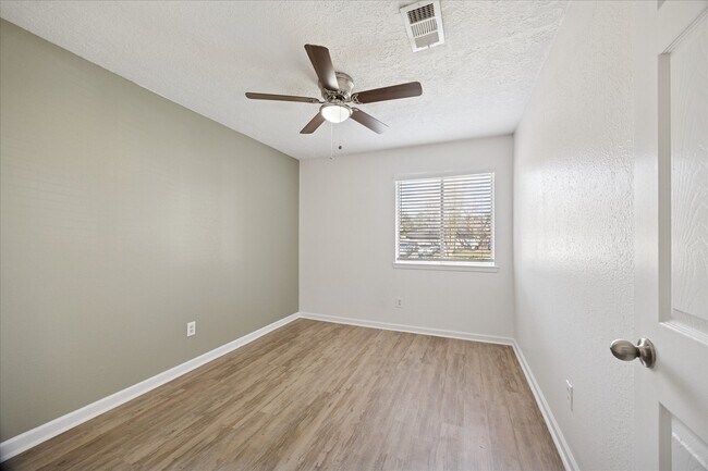 Building Photo - 17138 Barcelona Dr