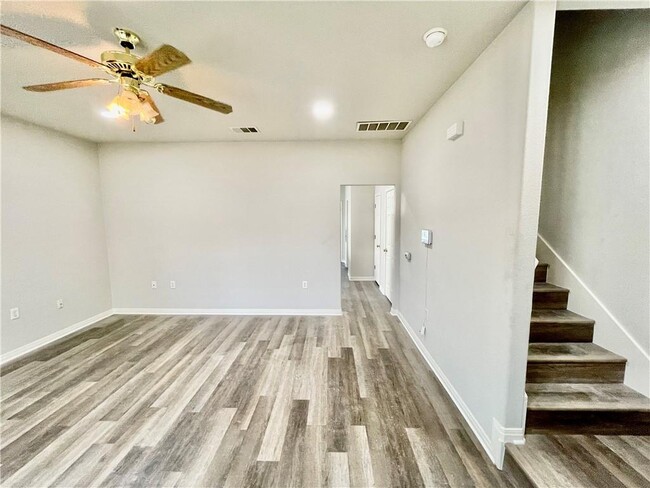 Building Photo - 7509 Lazy Creek Dr