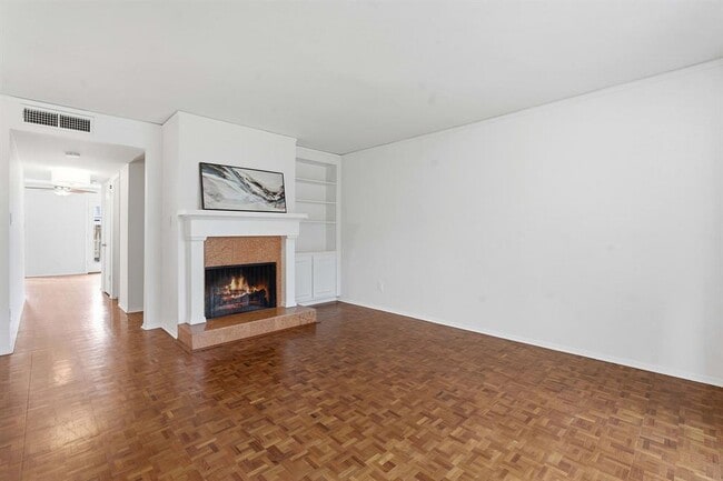 Building Photo - 6631 Valleyside Rd