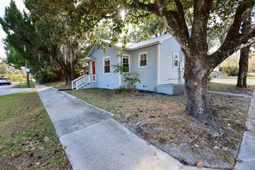 Building Photo - 400 S 9th St