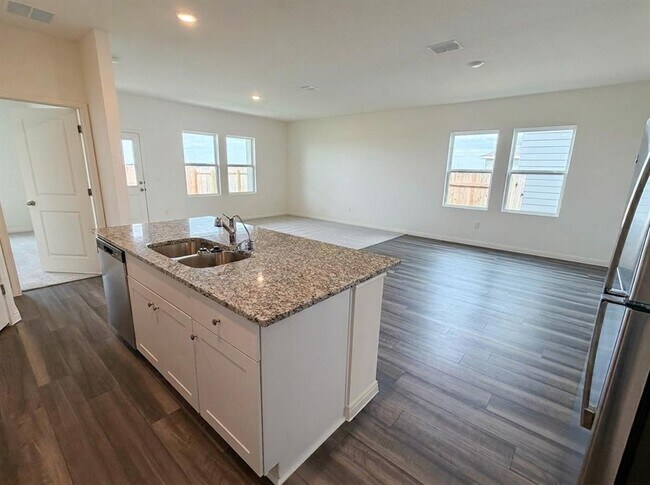 Building Photo - 616 Wesley Miller Ln