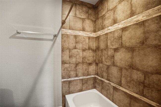 Building Photo - 1015 Prune St