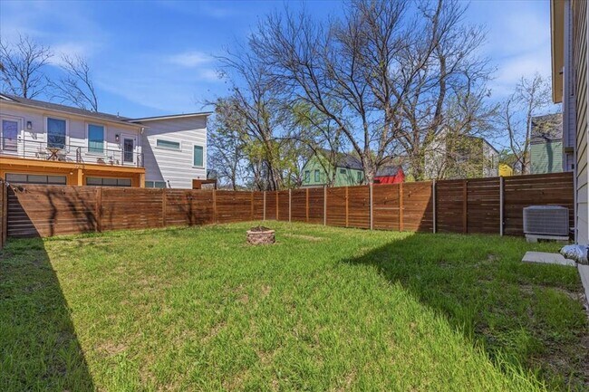 Building Photo - 1114 Walton Ln