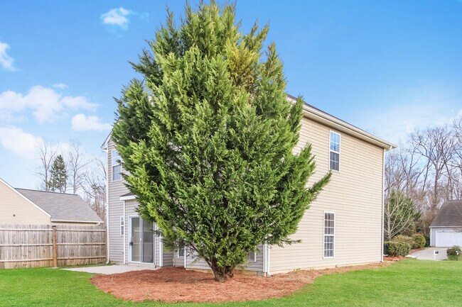 Building Photo - 1225 Hampton Park Dr