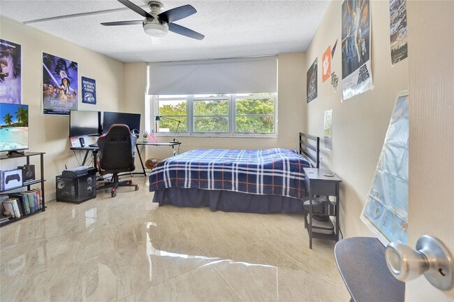 Building Photo - 2121 N Ocean Blvd