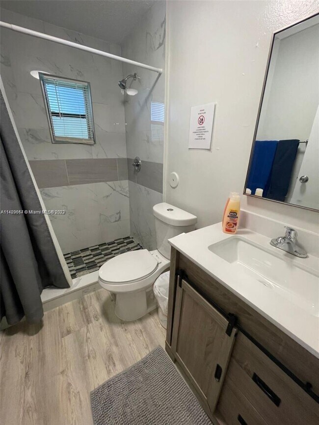 BROWARD GARDENS 4172 SW 51st St Fort Lauderdale FL 33314 Apartment