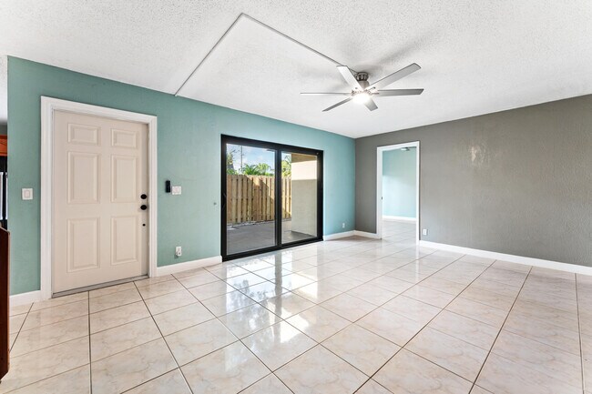 Building Photo - 301 Waterview Dr