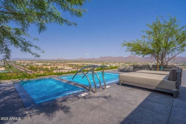 Building Photo - 7180 E Kierland Blvd