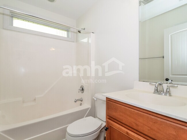 Building Photo - 1254 Clancy Dr NE