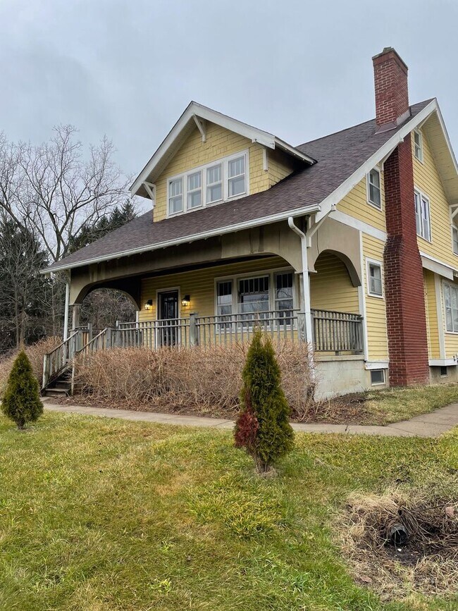 Building Photo - Four Bedroom Farmhouse on Three Acres | Flexible Move-in Date!