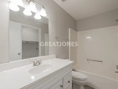 Building Photo - 3414 Aurelia Dr