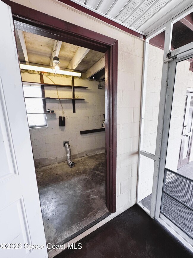 Building Photo - 305 Edinburgh Dr