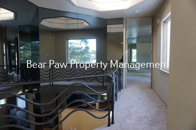 Building Photo - Unique Home In Genesee!!