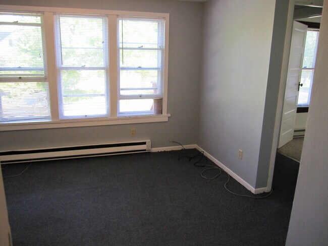 Building Photo - 804 S 4th St